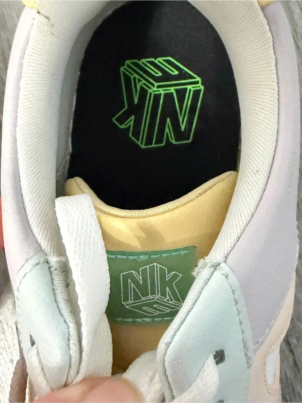 Nike Air Force 1 Pixel 
